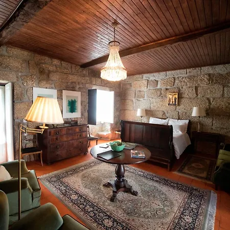 Casa Do Ribeiro Couette-café Guimarães